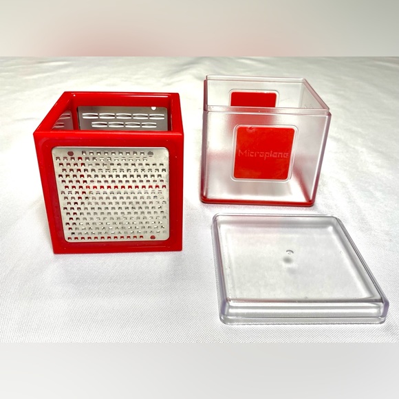 Cube Cheese Grater In Red
Microplane - Picture 2 of 4